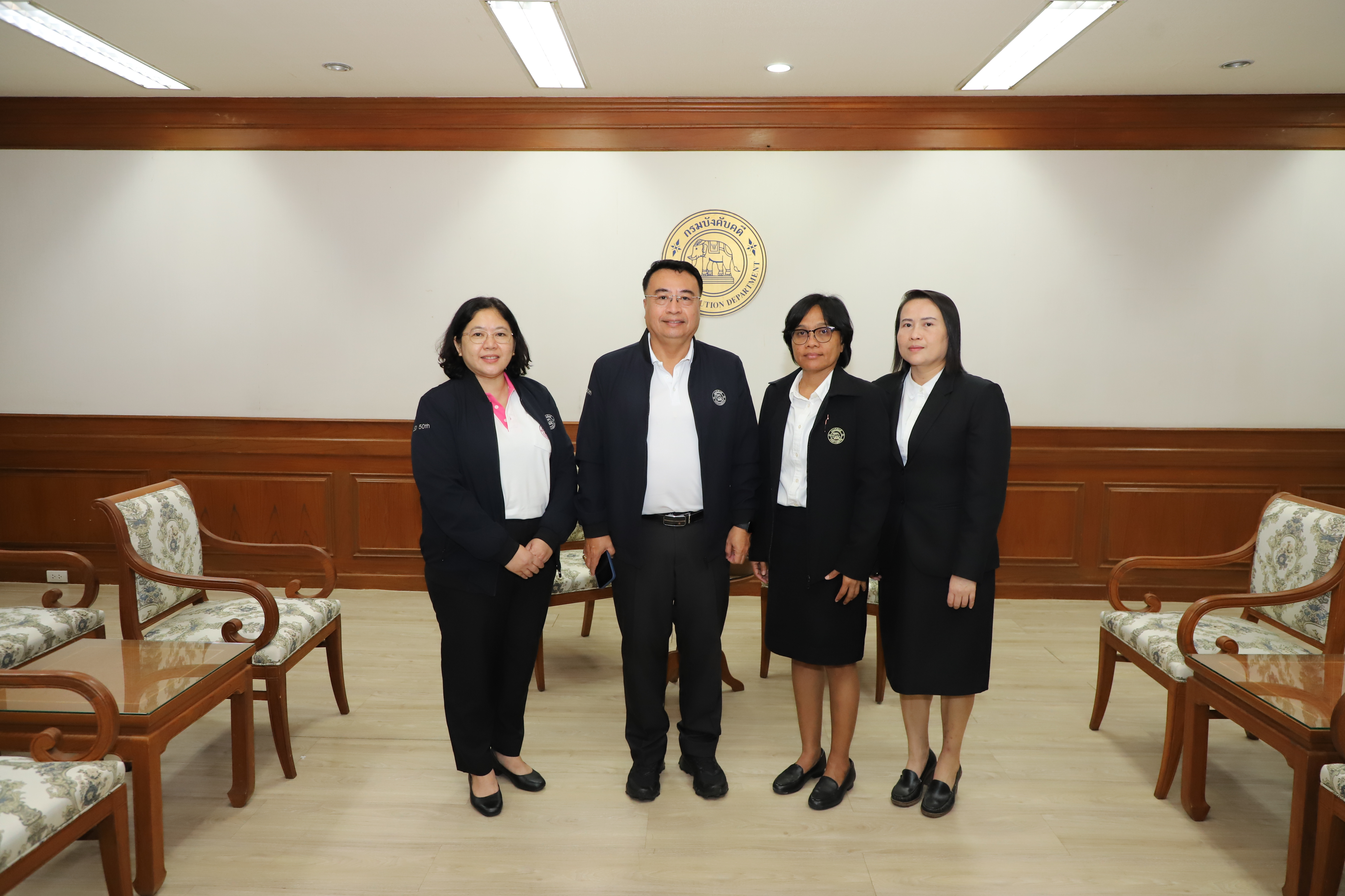 อธิบดีกรมบังคับคดีมอบนโยบายในการปฏิบัติราชการให้กับข้าราชการ ในโอกาสที่เข้ารับตำแหน่งใหม่